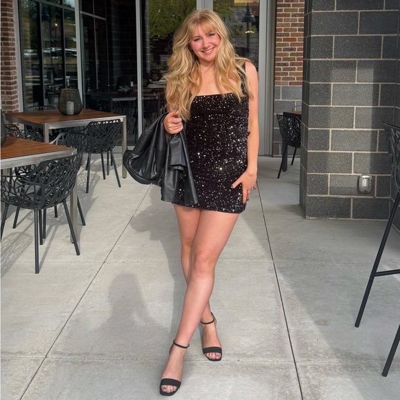 Meet your Posher, Linzy - Picture 1 of 1